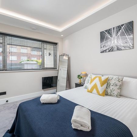 Skyvillion - Cozy Large 4 & 1 Bed Apartments In London Enfield, Mins To Tube Station, Free Wi-Fi Eksteriør bilde