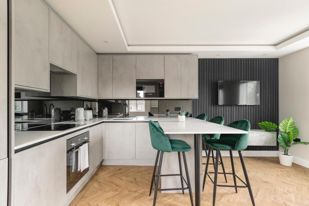 Skyvillion - Cozy Large 4 & 1 Bed Apartments In London Enfield, Mins To Tube Station, Free Wi-Fi Eksteriør bilde