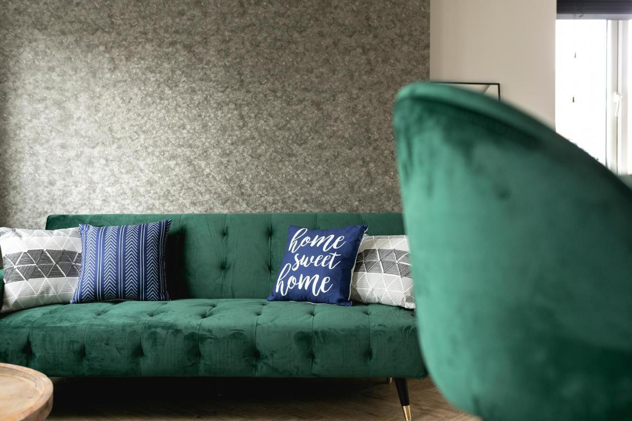 Skyvillion - Cozy Large 4 & 1 Bed Apartments In London Enfield, Mins To Tube Station, Free Wi-Fi Eksteriør bilde