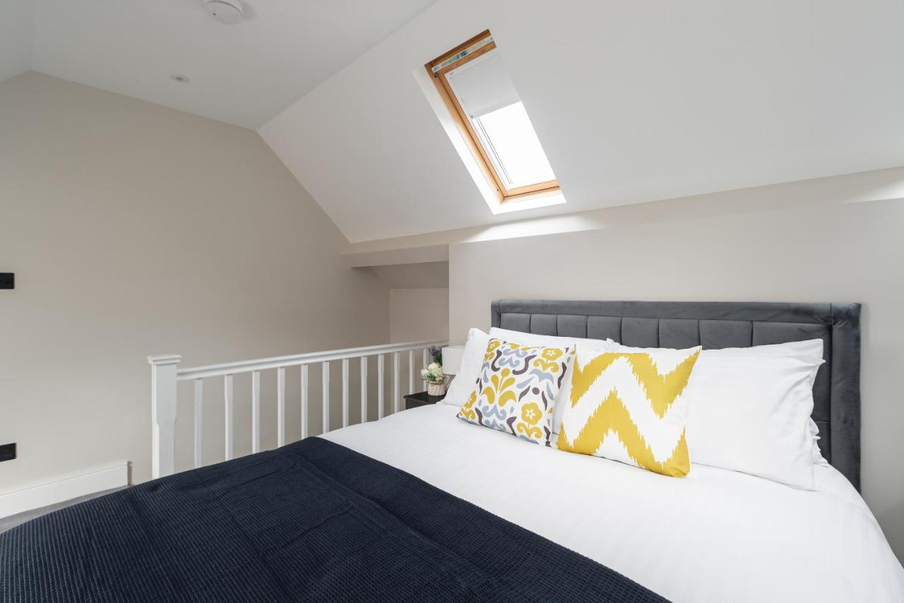 Skyvillion - Cozy Large 4 & 1 Bed Apartments In London Enfield, Mins To Tube Station, Free Wi-Fi Eksteriør bilde