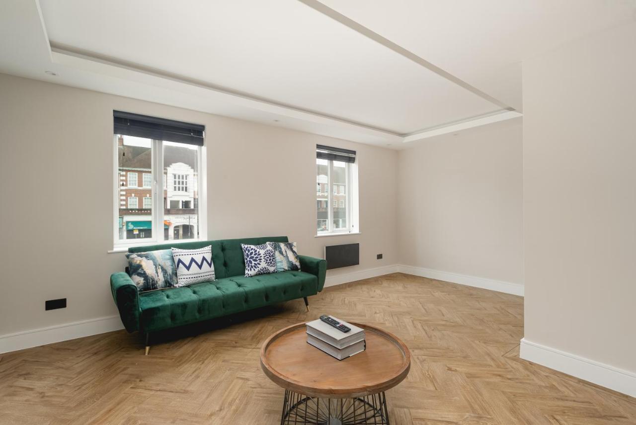 Skyvillion - Cozy Large 4 & 1 Bed Apartments In London Enfield, Mins To Tube Station, Free Wi-Fi Eksteriør bilde