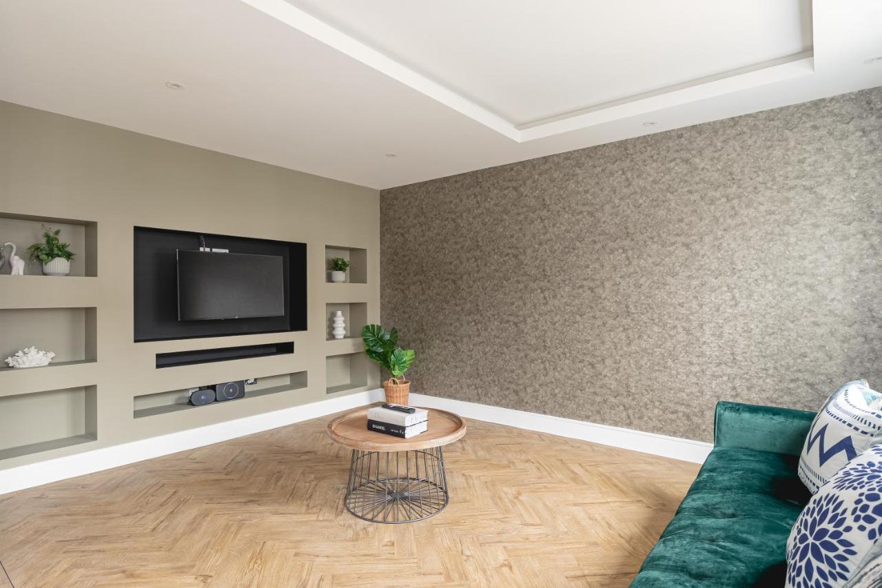 Skyvillion - Cozy Large 4 & 1 Bed Apartments In London Enfield, Mins To Tube Station, Free Wi-Fi Eksteriør bilde