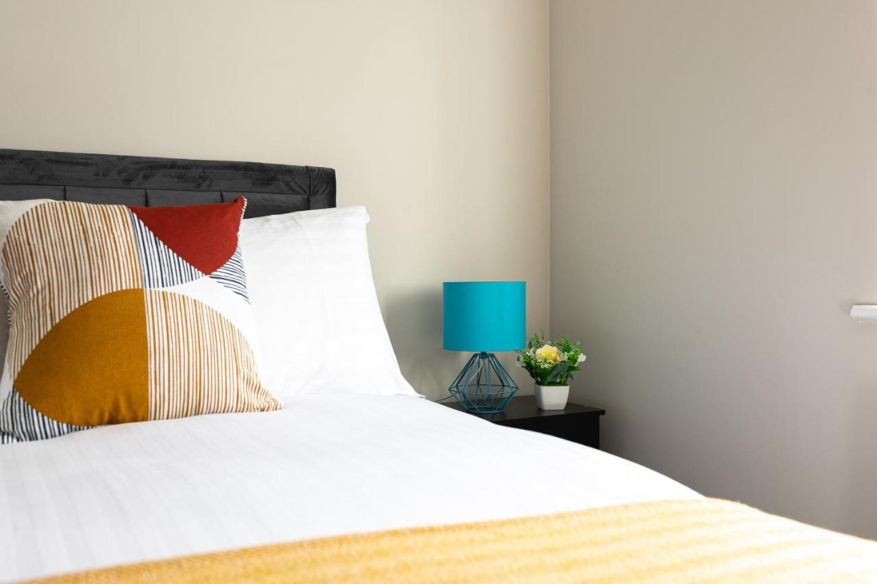 Skyvillion - Cozy Large 4 & 1 Bed Apartments In London Enfield, Mins To Tube Station, Free Wi-Fi Eksteriør bilde