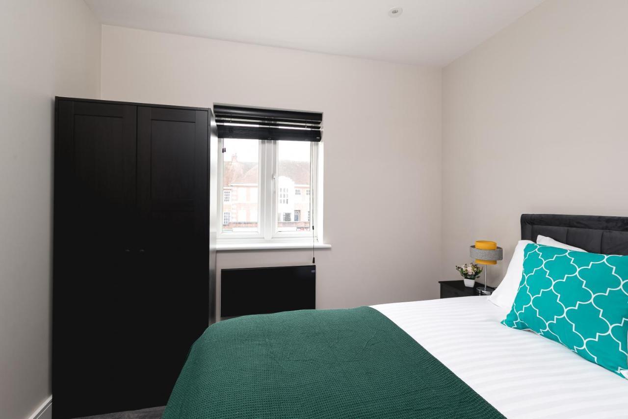 Skyvillion - Cozy Large 4 & 1 Bed Apartments In London Enfield, Mins To Tube Station, Free Wi-Fi Eksteriør bilde