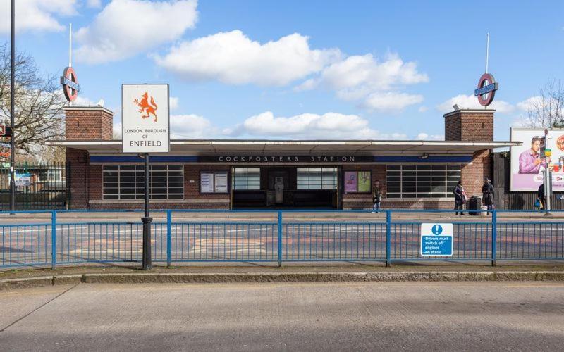 Skyvillion - Cozy Large 4 & 1 Bed Apartments In London Enfield, Mins To Tube Station, Free Wi-Fi Eksteriør bilde